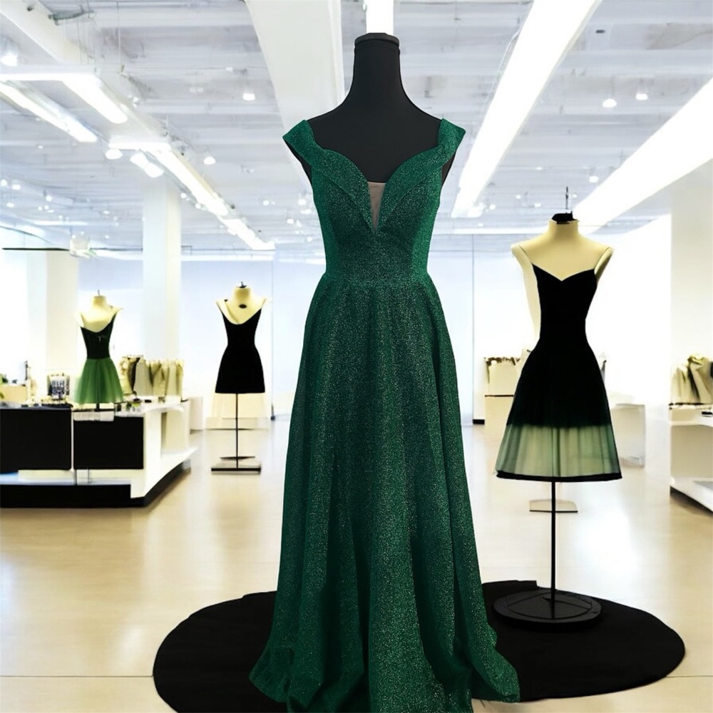 NWT Emerald Green Evening  Dress
